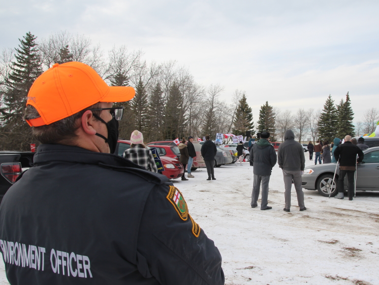 Community concerned over upcoming Hugs Over Masks rally - CHVNRadio: Southern Manitoba's hub for local and Christian news, and adult contemporary Christian programming. - Vimarsana News