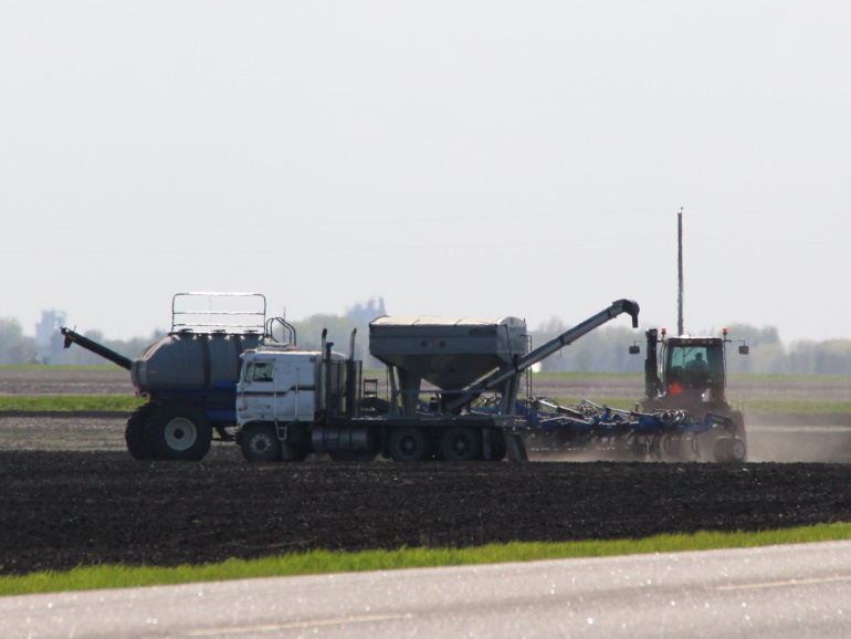 Farmers race to beat seeding deadline - DiscoverWestman.com - Local ...
