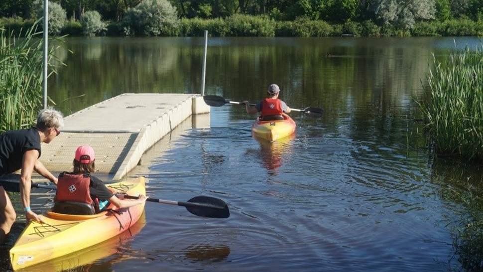 Paddling together around the southwest Local