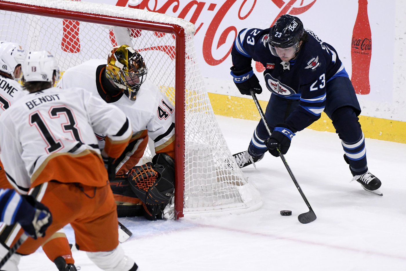 Winnipeg Jets score 5-2 comeback win over visiting Anaheim Ducks