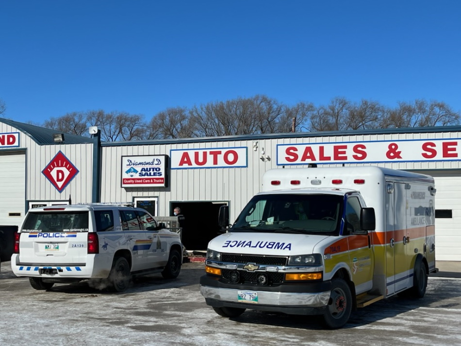SUV drives into Diamond D Auto Sales Local news