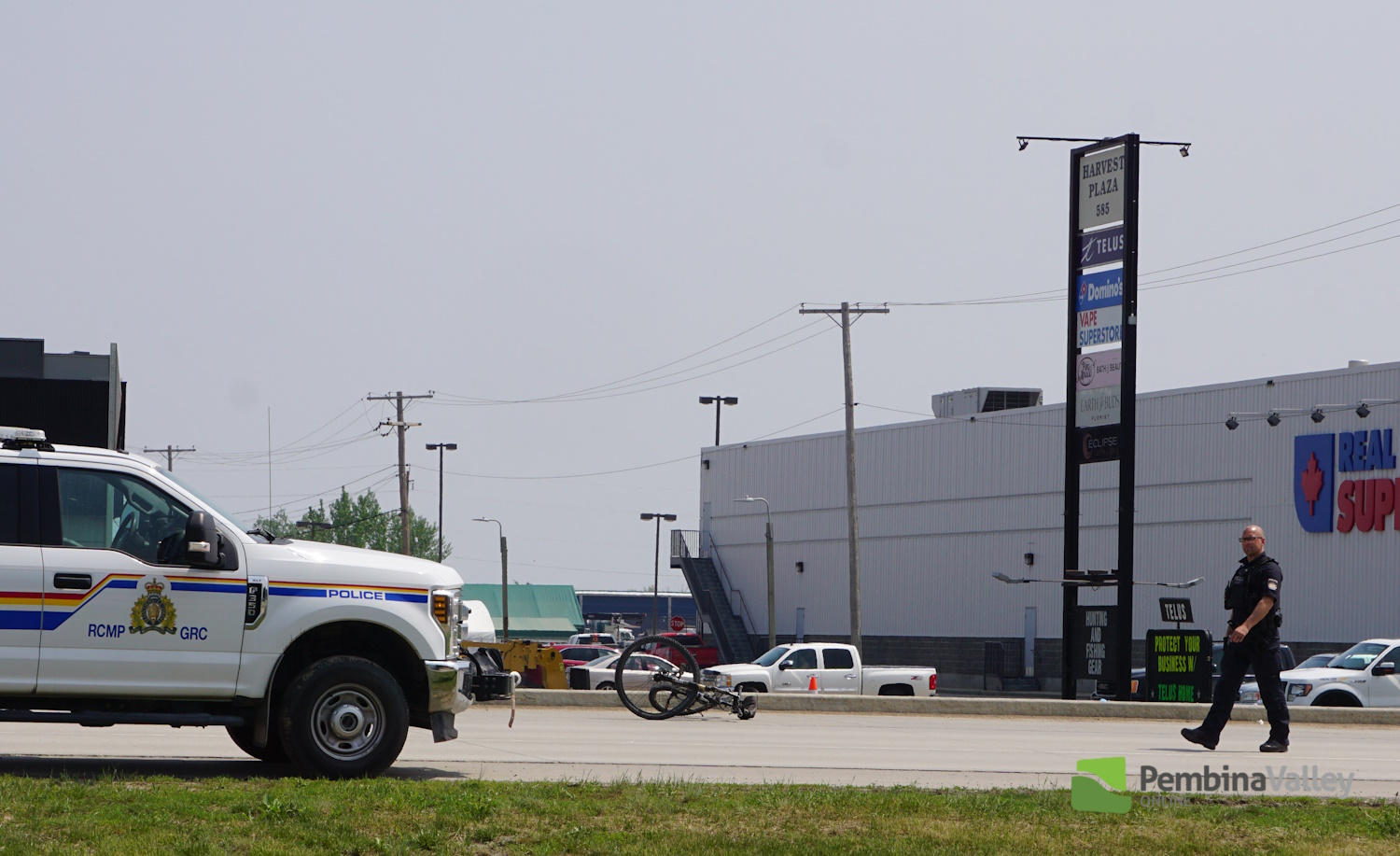 Highway 32 reopens through Winkler, Male taken to hospital with serious injuries - PembinaValleyOnline.com - Local news, Weather, Sports, Free Classifieds and Business Listings for the Pembina Valley, Manitoba - Vimarsana News