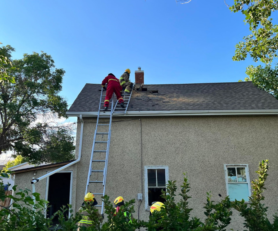 [VIDEO, GALLERY]: Firefighters getting some rooftop rescue practice ...