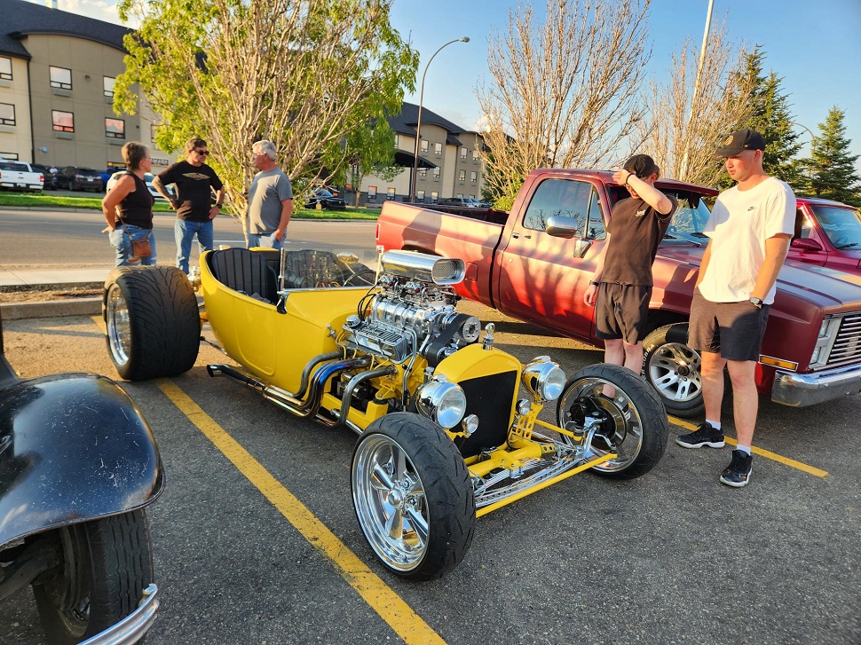 Cars, trucks, projects and people gather for the first August car show ...
