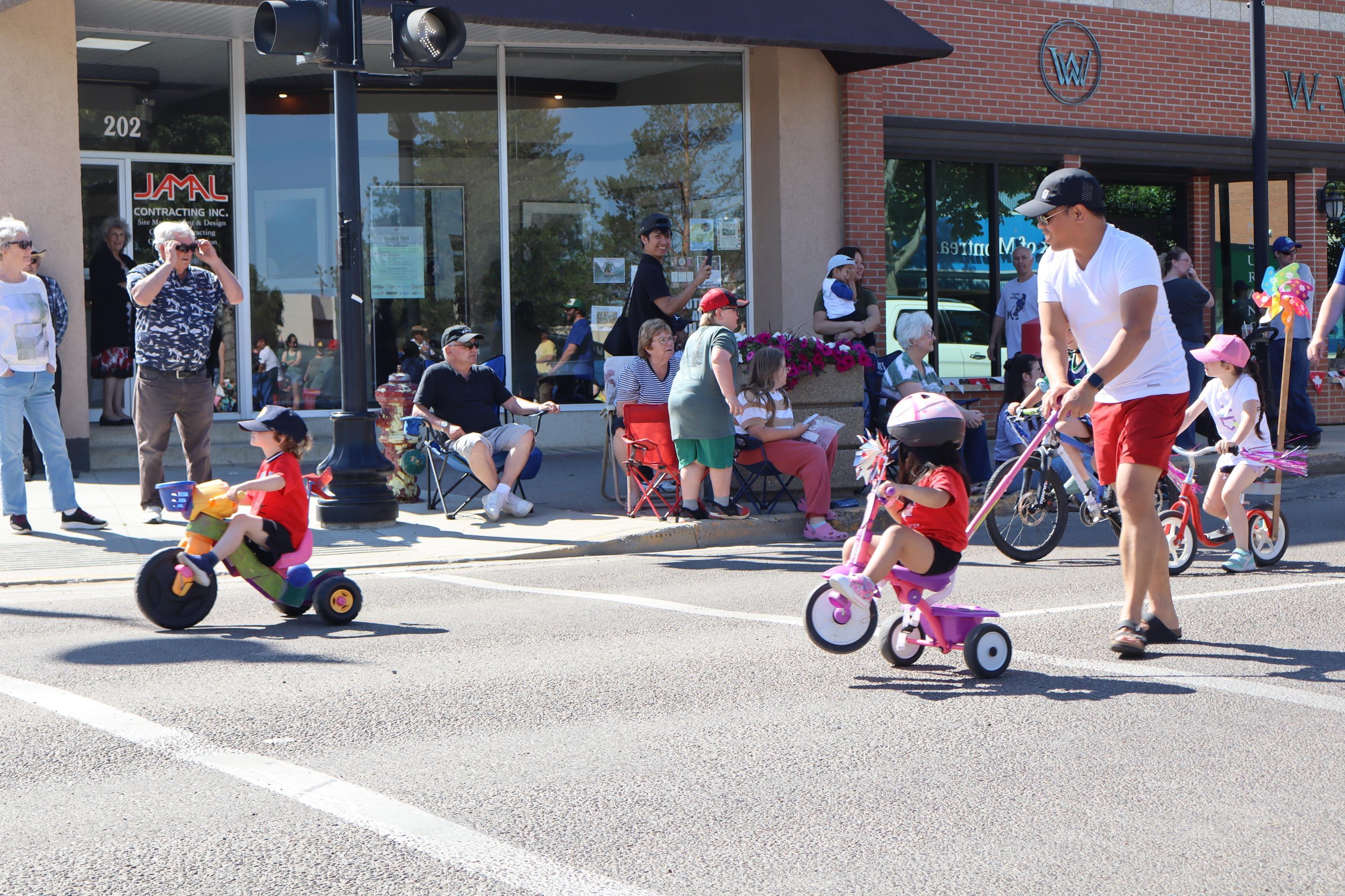 Kiddies Day Parade marches smiles through Swift Current ...