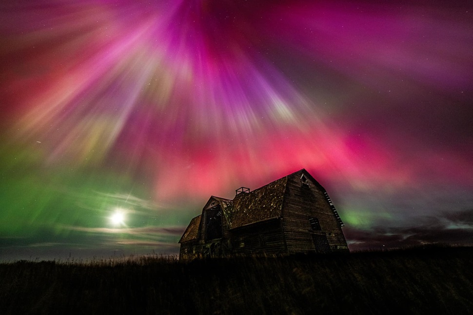 38-kT SOTE ver. AURORA（COLORS：AURORA） Auroras in Saskatchewan: Beyond the green glow - WestCentralOnline