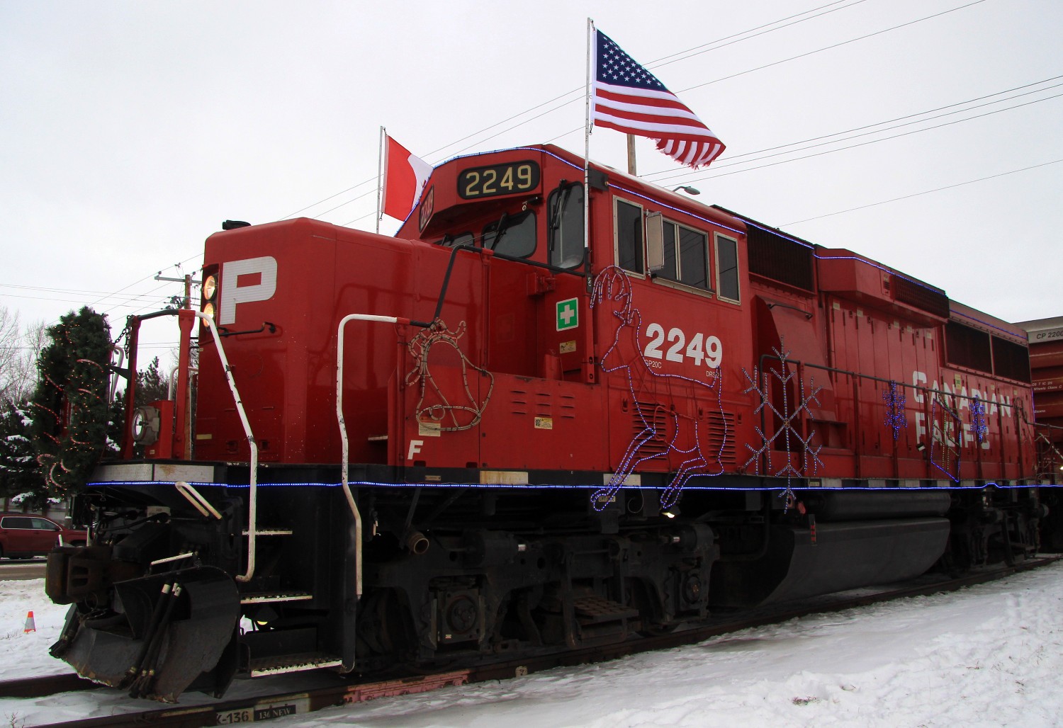 Update: Stopped train blocking intersections in Foothills County and De Winton