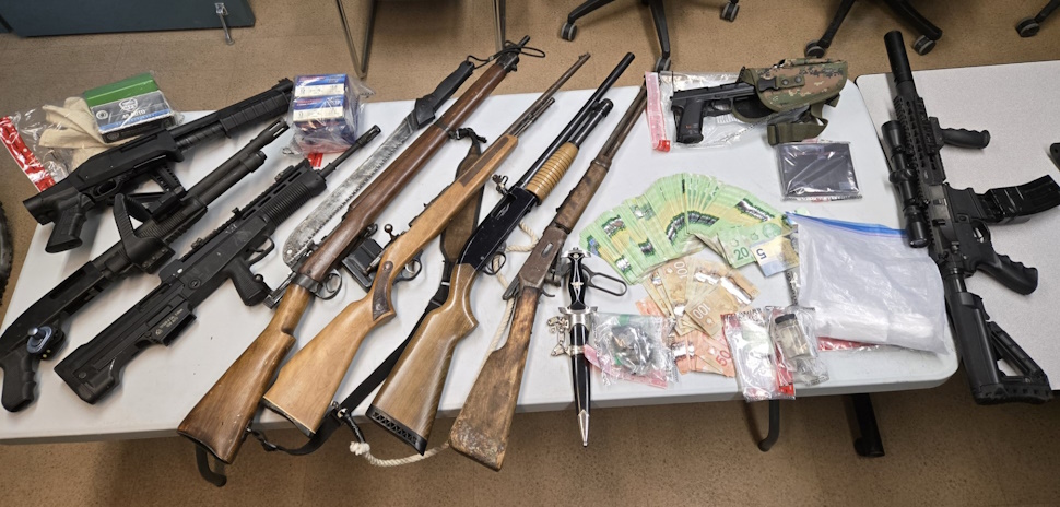 Police seize weapons, drugs in Friday night bust in Altona ...