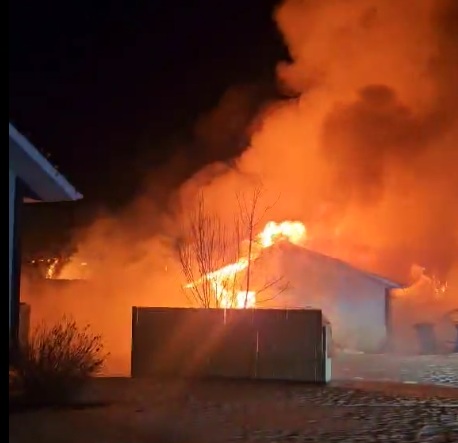 Early morning fire destroys two homes in Irricana, families displaced ...