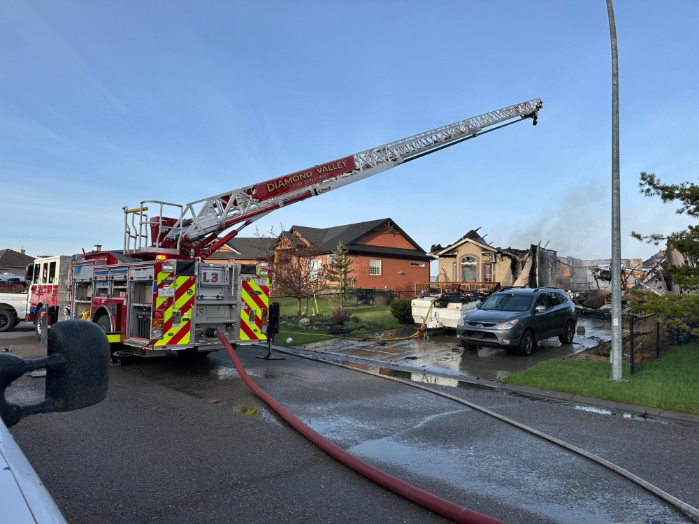Longview house fire leaves one home destroyed, two damaged ...