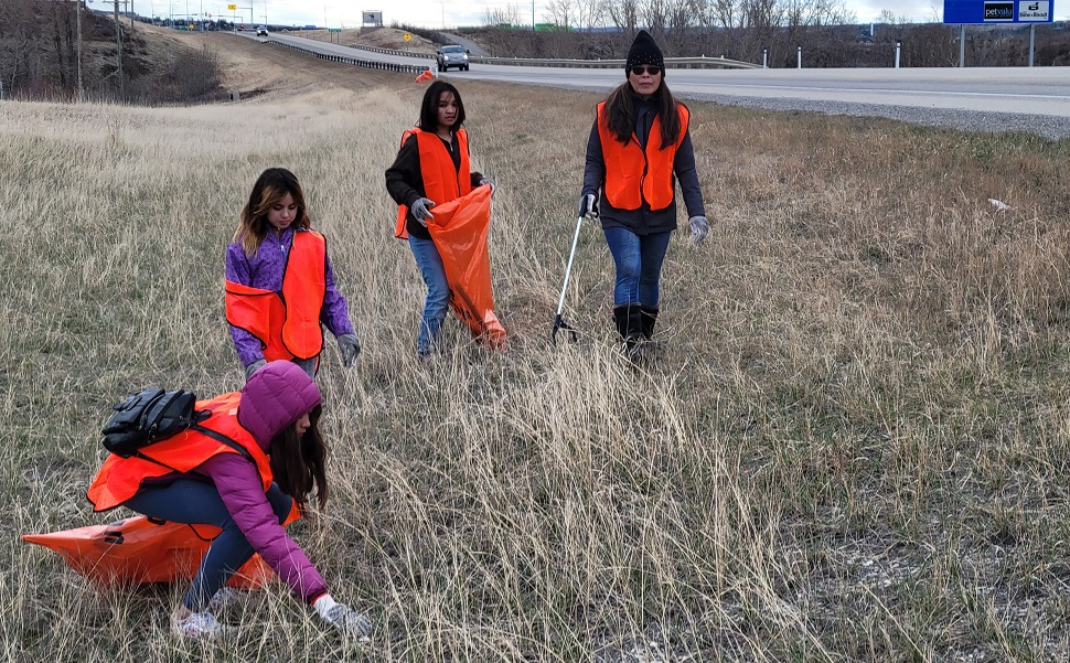 Watch for crews: Highway cleanup along Cochrane-area routes Saturday ...