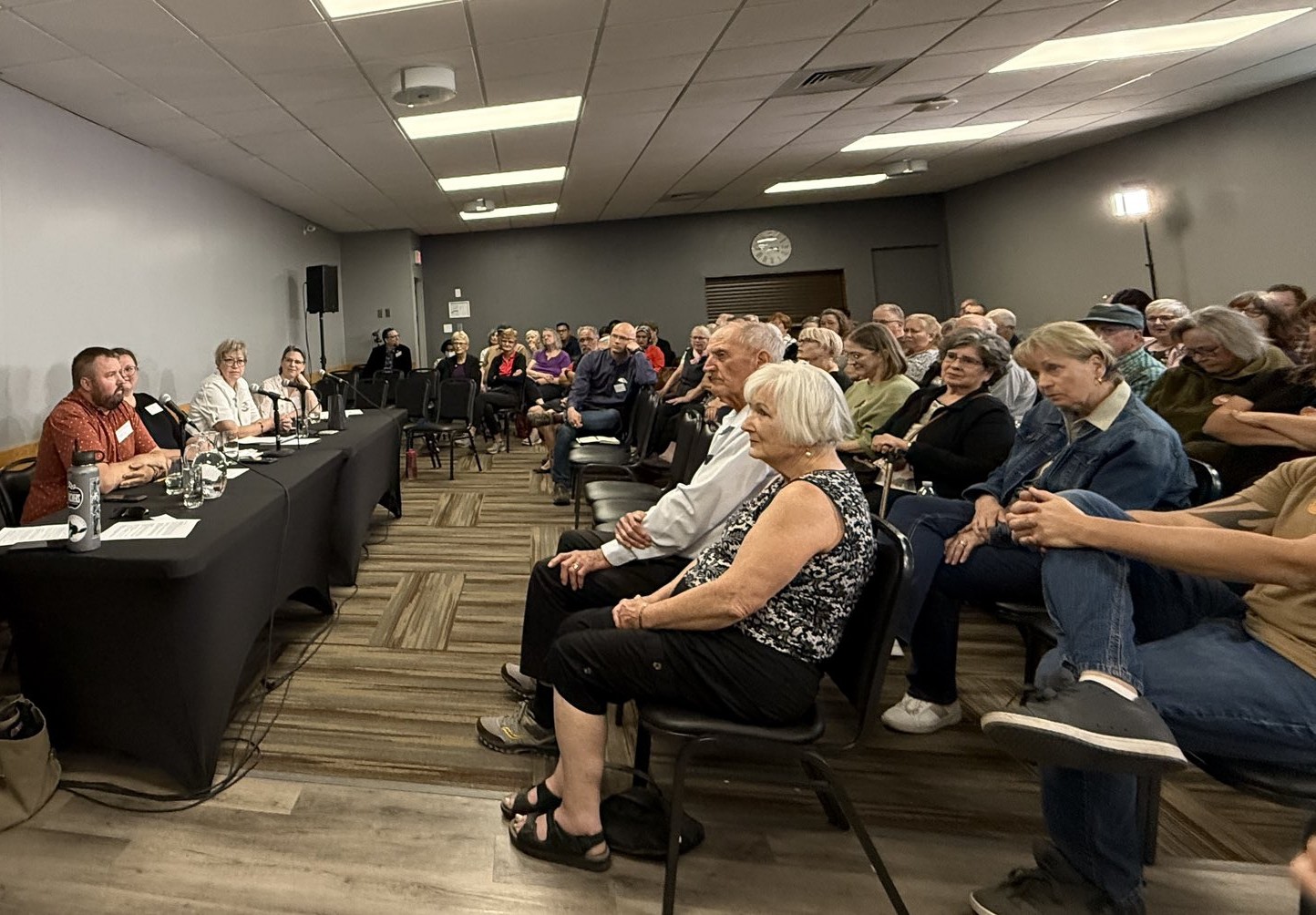 Doctors, advocates, and residents clash over Airdrie’s healthcare future at town hall – DiscoverAirdrie.com Doctors, advocates, and residents clash over Airdrie’s healthcare future at town hall – DiscoverAirdrie.com