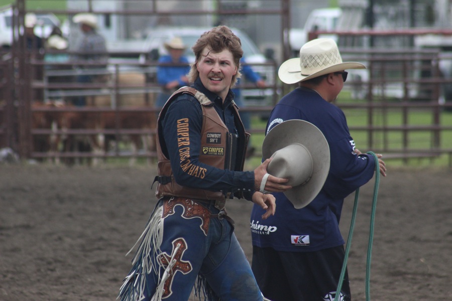 Rockyford Rodeo brings thousands to Alberta village - StrathmoreNow.com ...