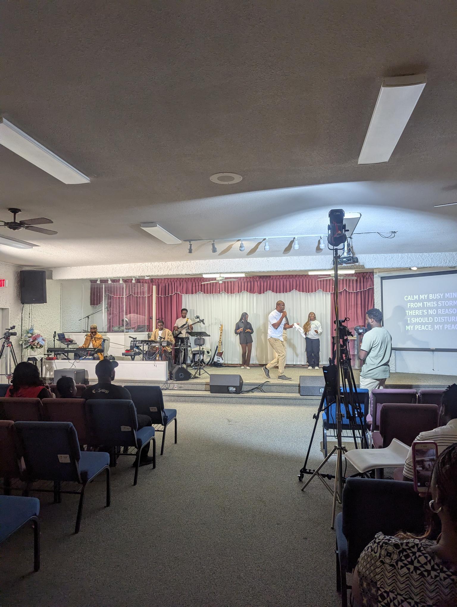 'Coming closer to Jesus': Worship night fulfills Great Commission ...