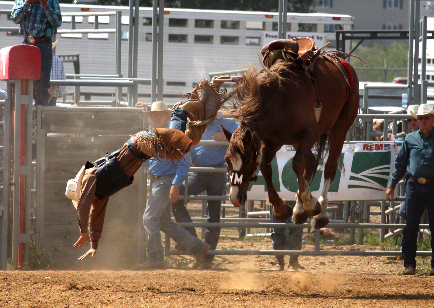 Border Bash Rodeo Bronc riders showcase skills at Last Dash Bronc Bash - DiscoverMooseJaw ...