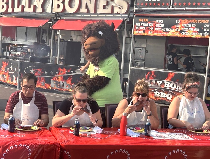 Judging Ribfest Generosity the top flavour at Ribfest - SwiftCurrentOnline.com - Local ...