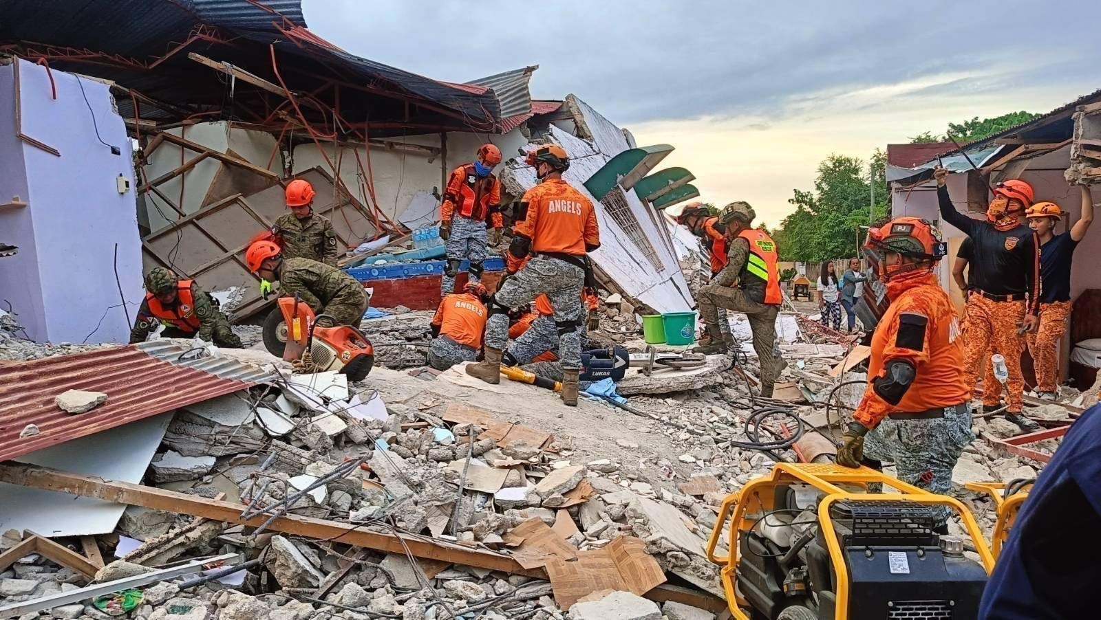 Local churches respond to earthquake devastation in the Philippines ...