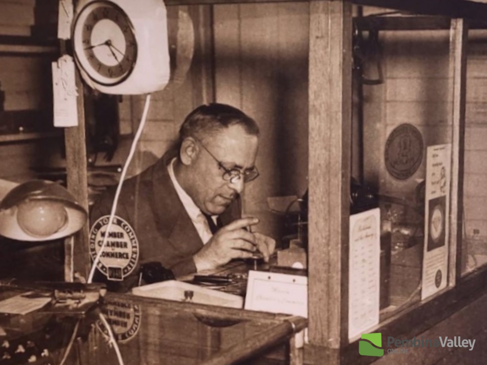 Morden jeweler reflects on time change and family tradition – PembinaValleyOnline.com