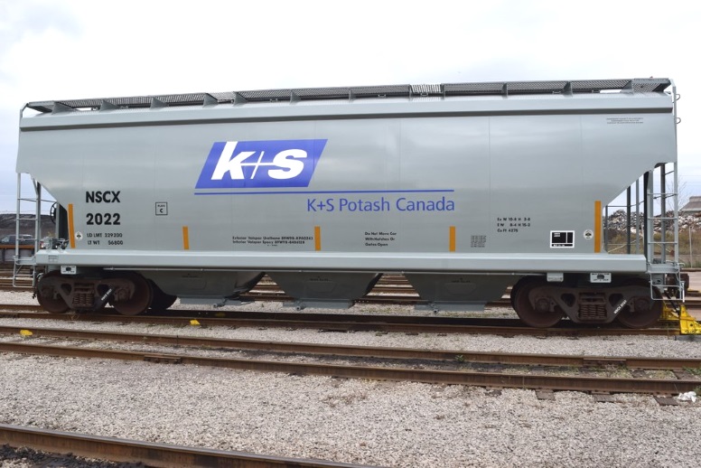 U.S. President makes potential tariff threat against Canadian fertilizer