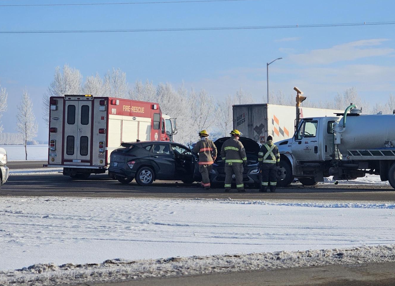 UPDATE: Emergency crews on scene of Trans-Canada crash near Oakville ...