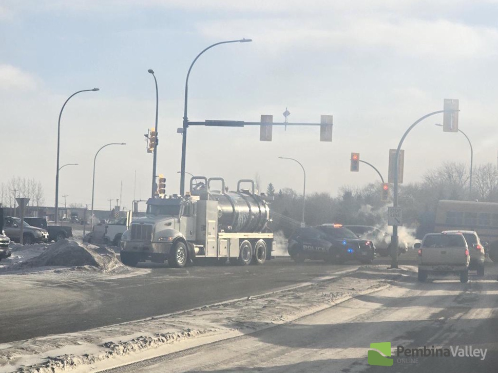 Traffic slowed in Winkler at 1st Street and Pembina Avenue - PembinaValleyOnline . com - Local news , Weather , Sports , Free Classifieds and Business Listings for the Pembina Valley , Manitoba