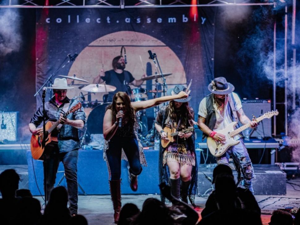 First Juno nomination marks major milestone for Collect Assembly - CHVNRadio : Southern Manitoba hub for local and Christian news , and adult contemporary Christian programming . 