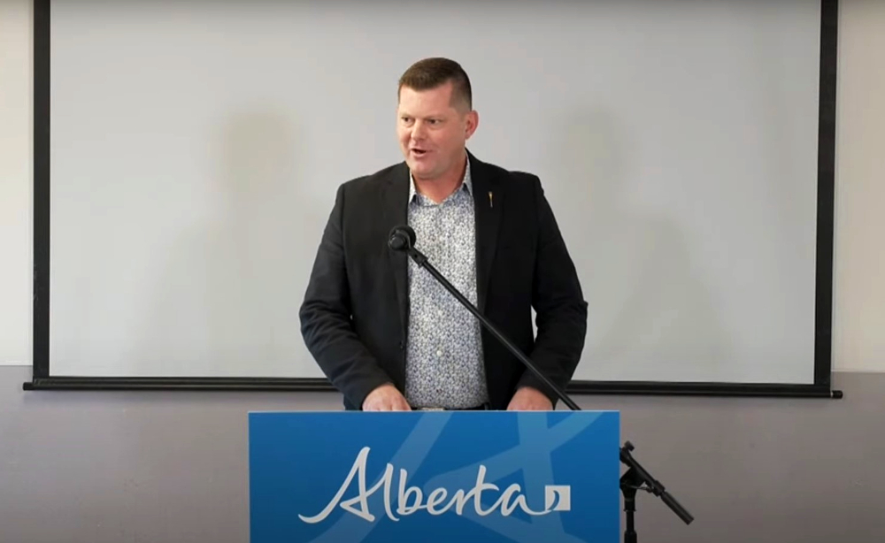 Sigurdson urges federal government to slow livestock traceability changes, hear industry concerns 