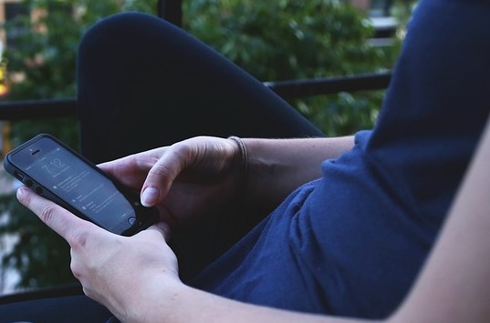 Aging Canadians seeing financial, technical barriers says national study