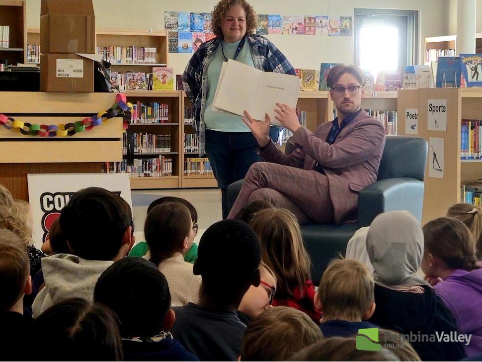 I Love to Read Month kicks off at École Discovery Trails in Morden - PembinaValleyOnline . com - Local news , Weather , Sports , Free Classifieds and Business Listings for the Pembina Valley , Manitoba