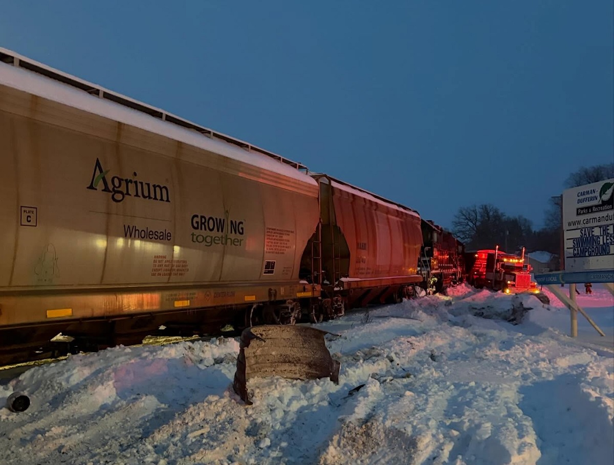 Train-semi collision causes traffic disruption through Carman Wednesday night