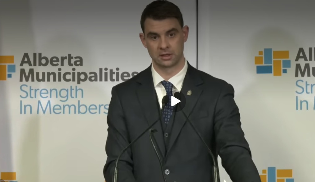 Alberta proposes third-party investigations, new rules for municipal councillors