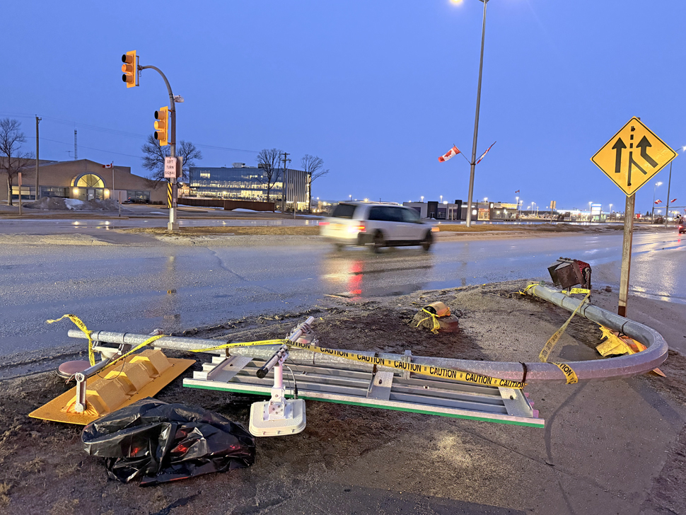 Traffic lights down along Hwy 12 north in Steinbach