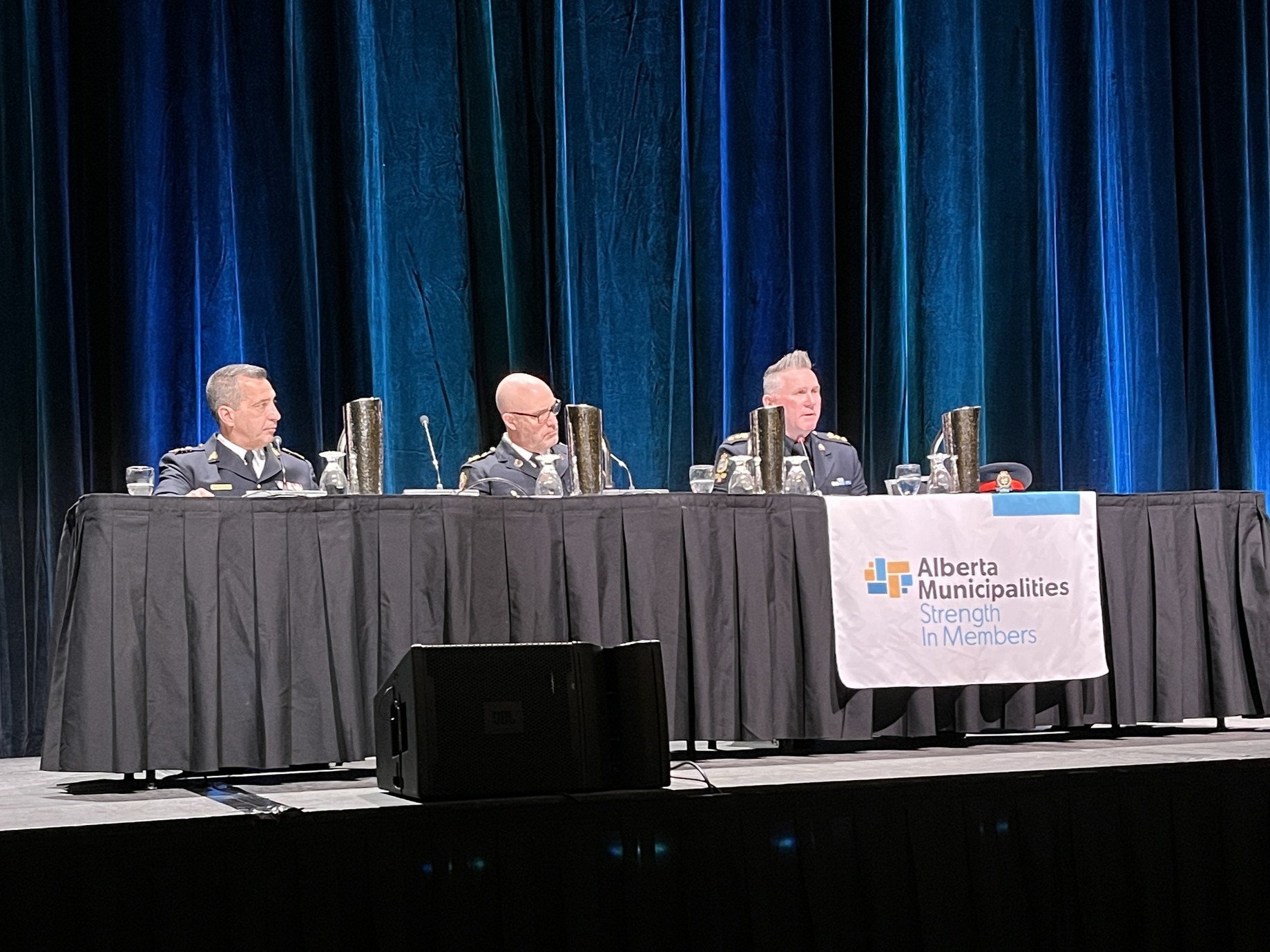 Lacombe police chief discusses public safety at Alberta conference