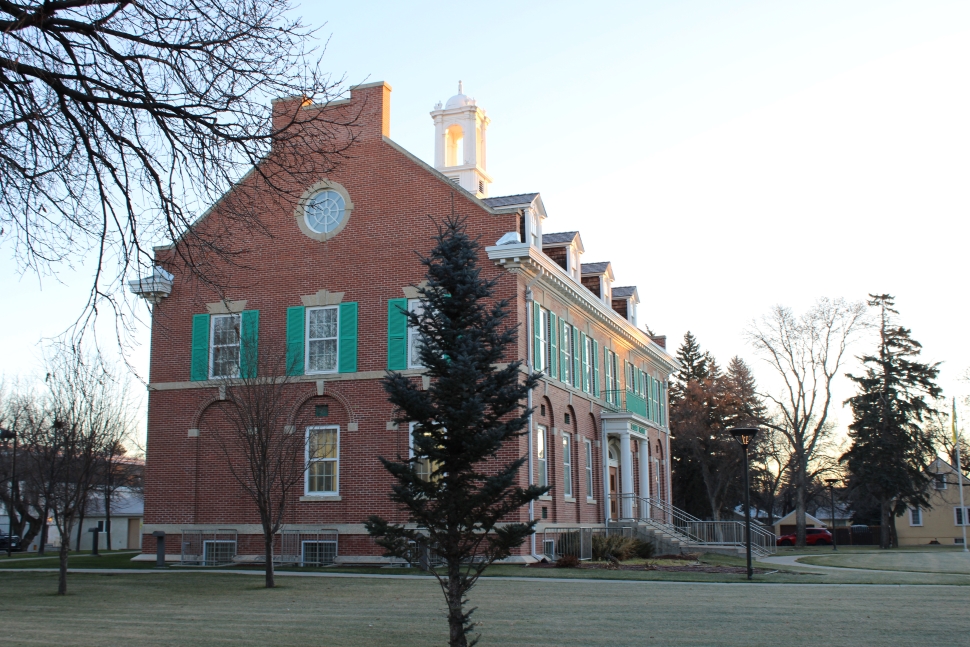 Government looks to ease court backlog with new judge roles