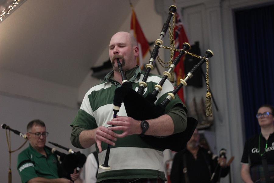 Bagpipes and drums rock the Strathmore Legion