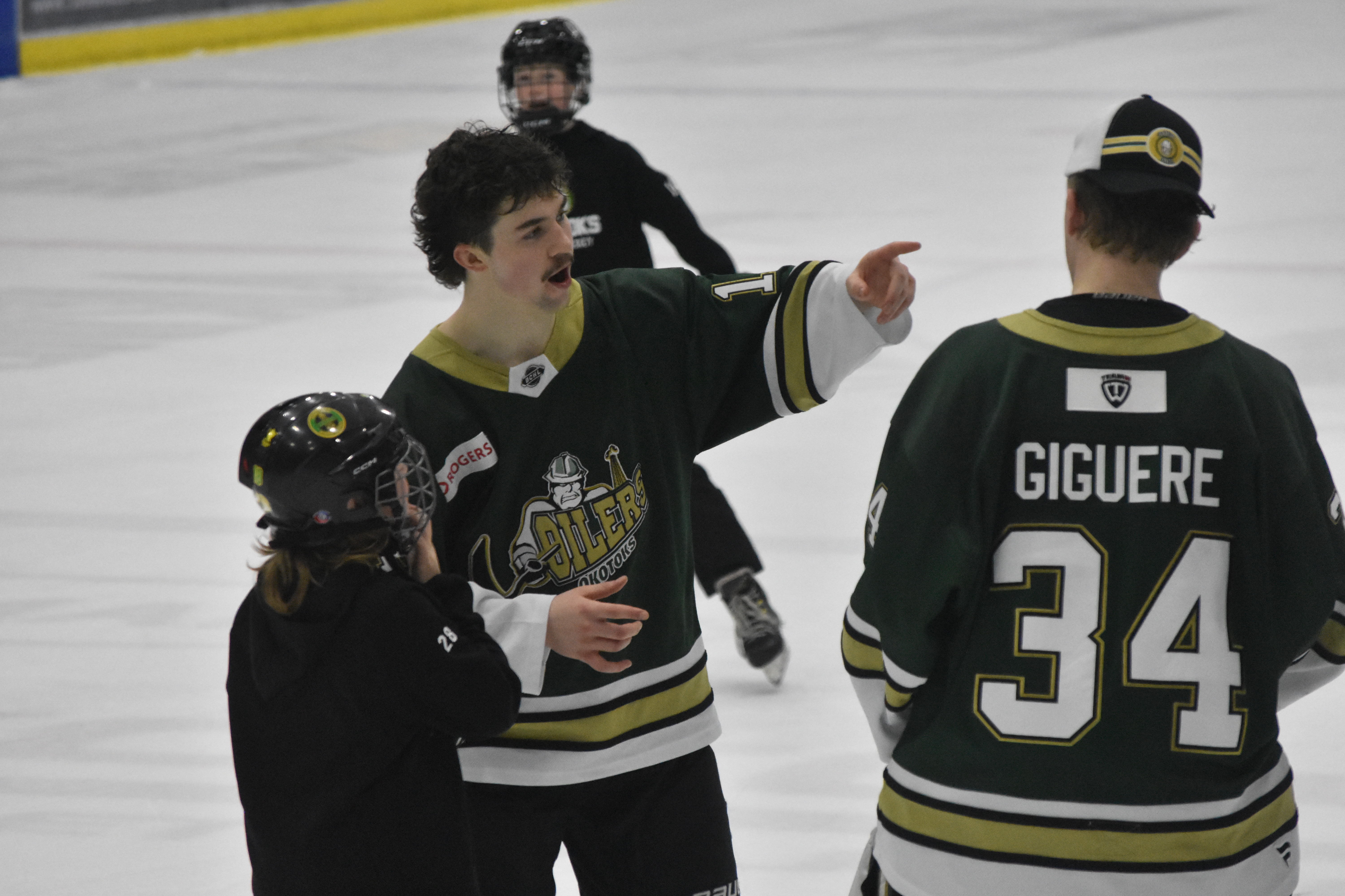Gallery: Okotoks Oilers skate with fans - OkotoksOnline.com - Local ...