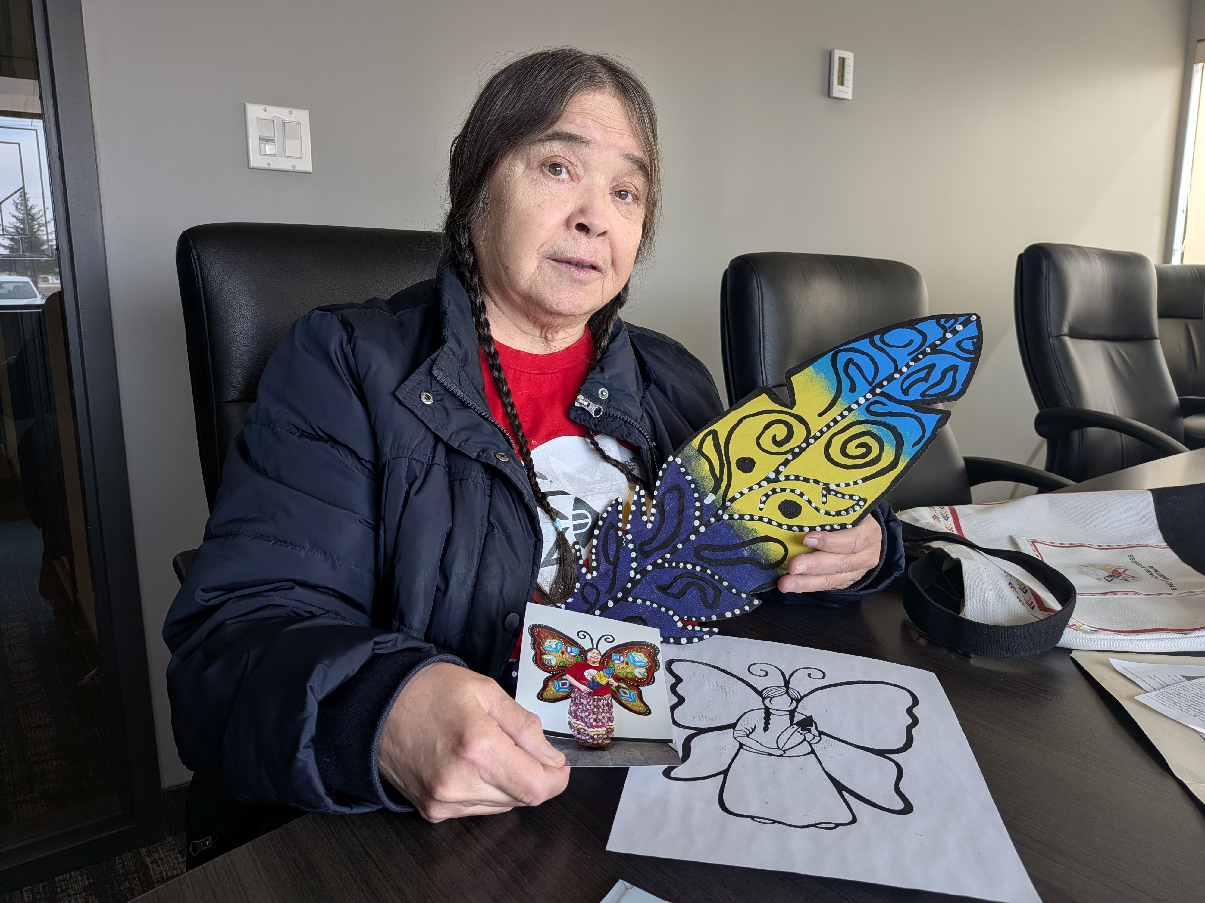 Art night builds connection for local women
