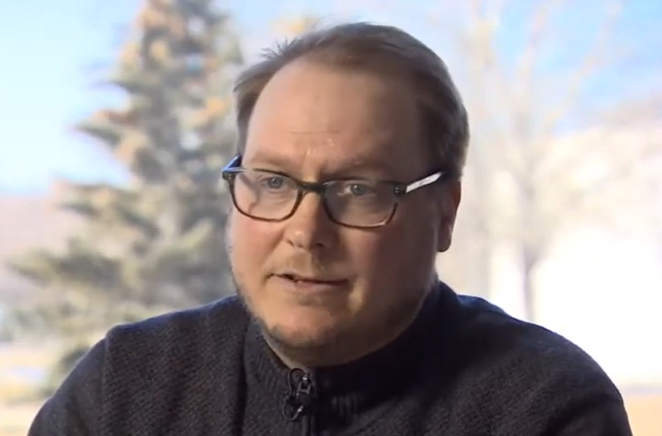 Researcher warns of longer waits under private surgery expansion