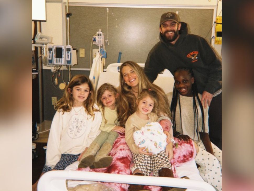 Thomas Rhett welcomes fifth child, a 'Brave' little boy - CHVNRadio ...