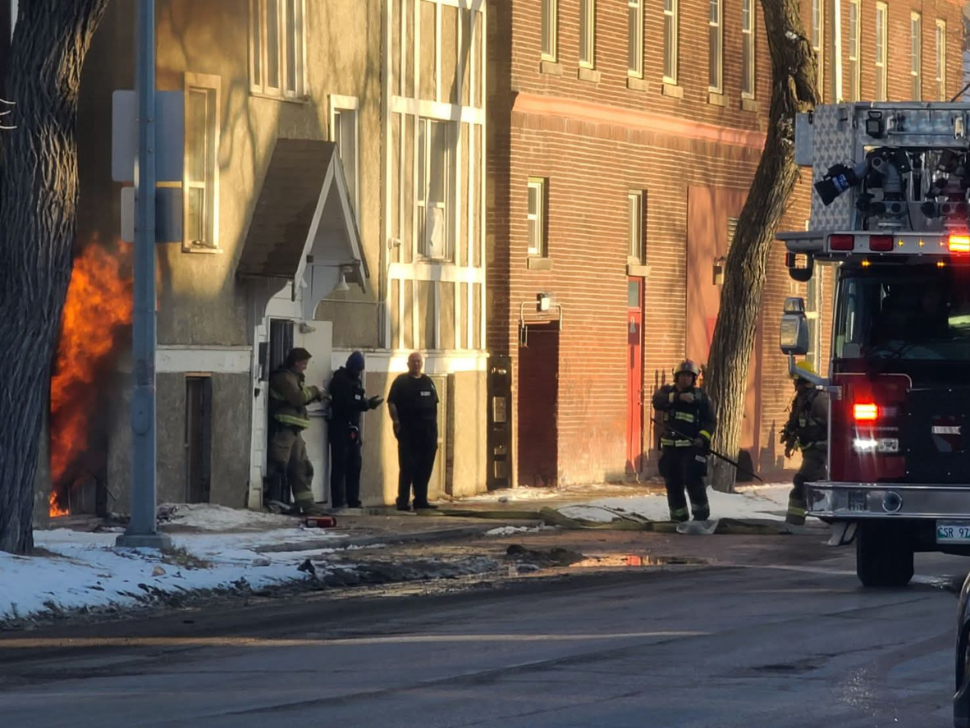 1 person in hospital following Sherbrook Street apartment fire ...