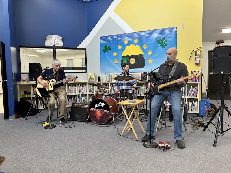 Music and memories kick off Humboldt library book sale