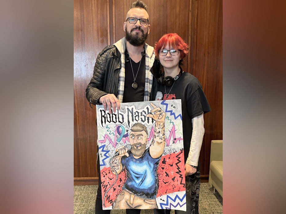 PCI student's artwork wows Robb Nash at concert