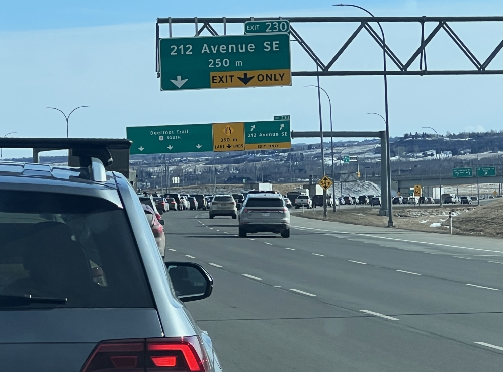 Crash slows southbound traffic on Deerfoot Trail - HighRiverOnline.com ...