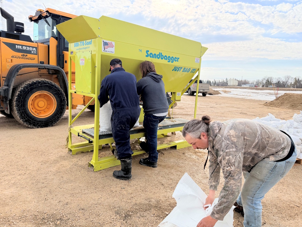 Arborg, Gladstone mayors brace for flood surge