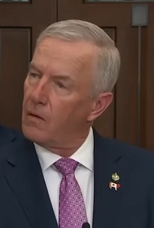 Bexte introduces bill to speed up approval of farm products in Canada