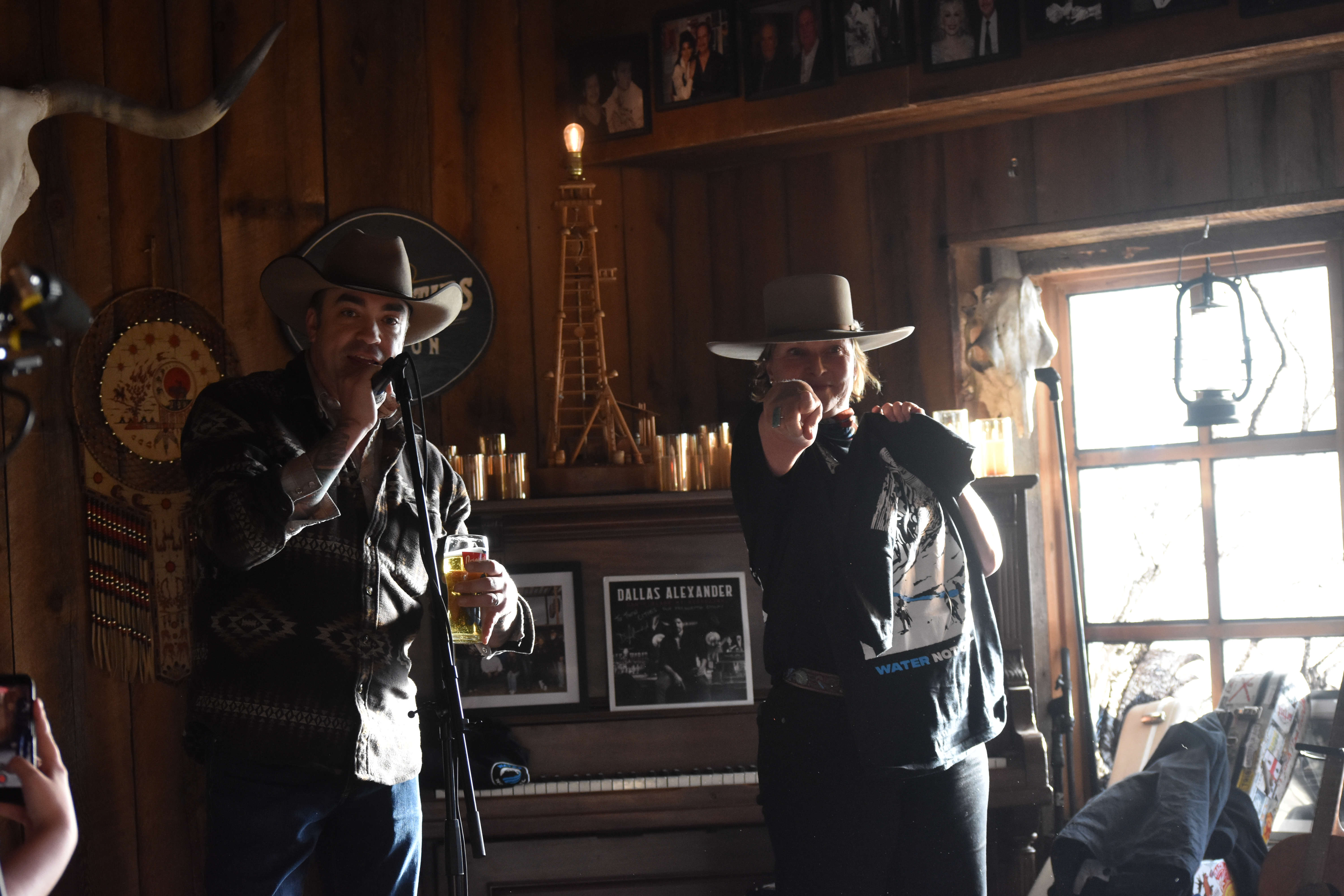 Corb Lund strikes a chord in Longview with anti-coal mining campaign ...