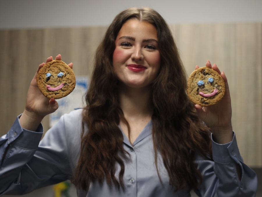 Strathmore Tims sells Smile Cookies for local FCSS - StrathmoreNow.com ...