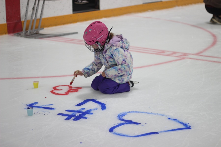 Paint the Rink brings dozens to the Strathmore Family Centre ...