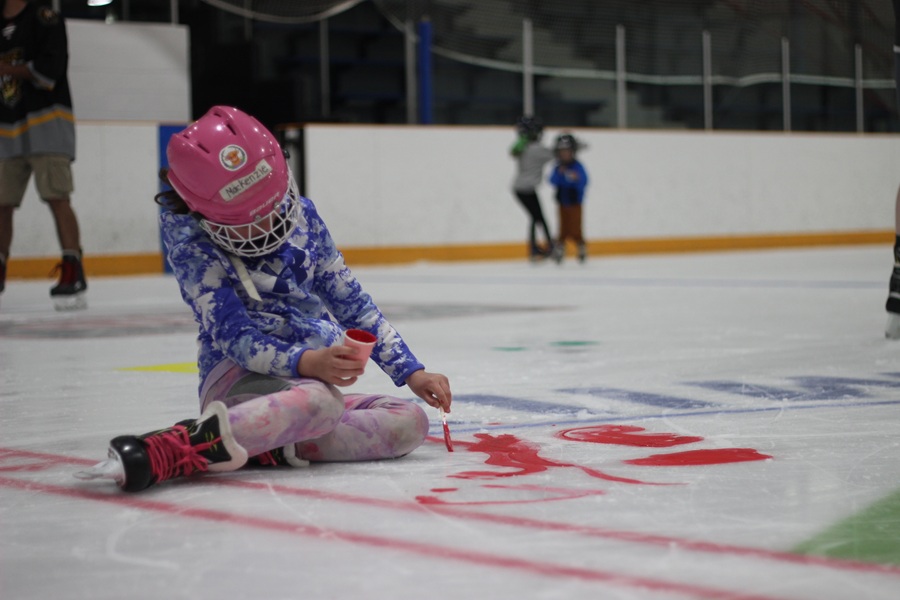 Paint the Rink brings dozens to the Strathmore Family Centre ...