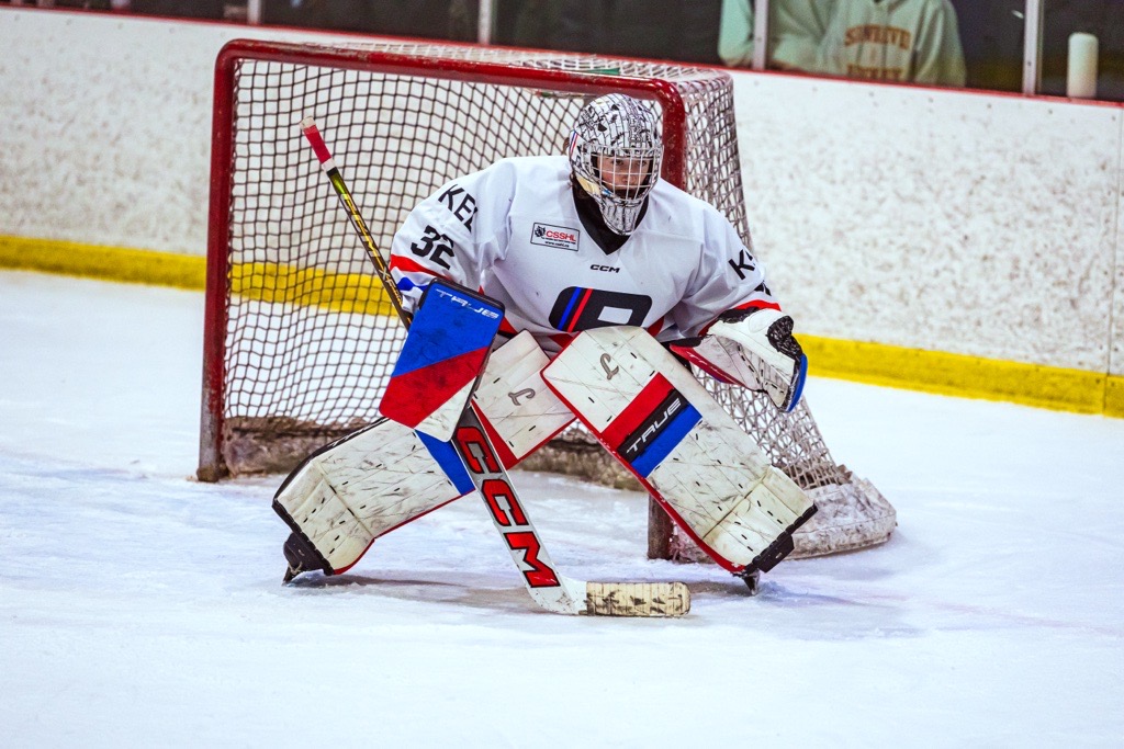 Broncos add confident B.C. goaltender Max Davis in WHL draft ...